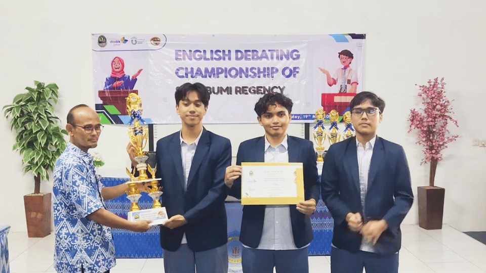 Lomba debat Bahasa Inggris